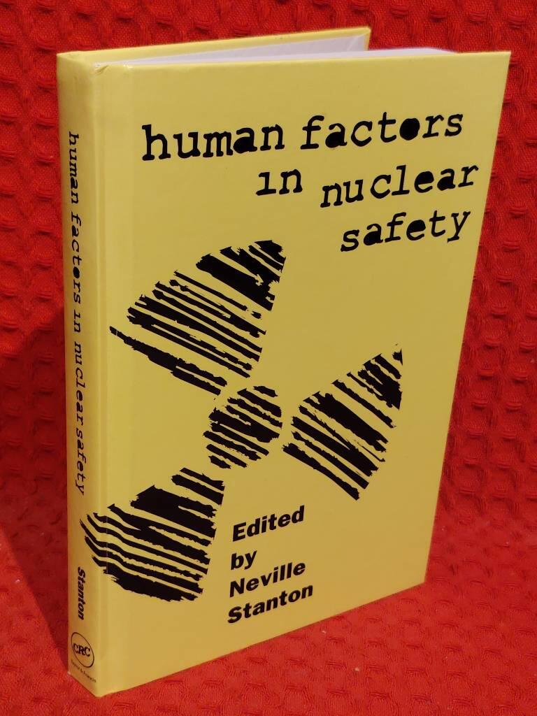 Human factors in nuclear safety [Elektronisk resurs] av Neville Stanton - omslag