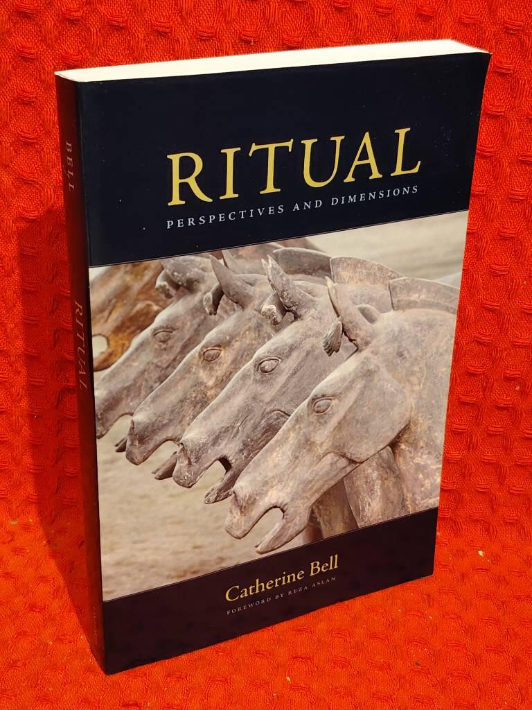 Ritual : perspectives and dimensions av Catherine M. Bell - omslag