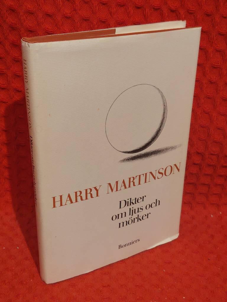 Dikter om ljus och mörker av Harry Martinson - omslag